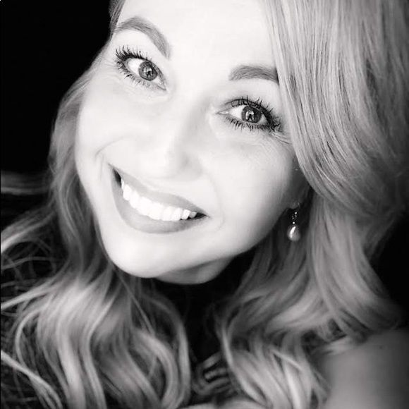 GOING LIVE NOW! LIKE FOR LIVE SHOW NOTIFICATIONS - Picture 2 of 6